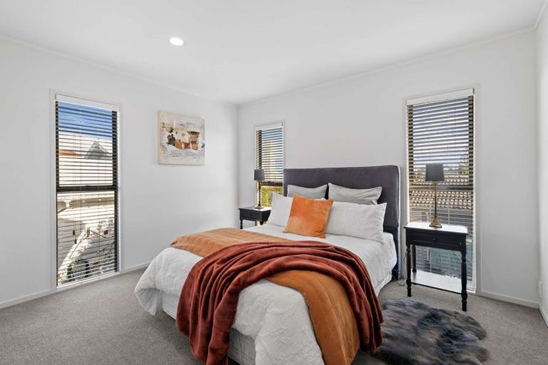 Photo of property in 2/12 Stanley Avenue, Milford, Auckland, 0620