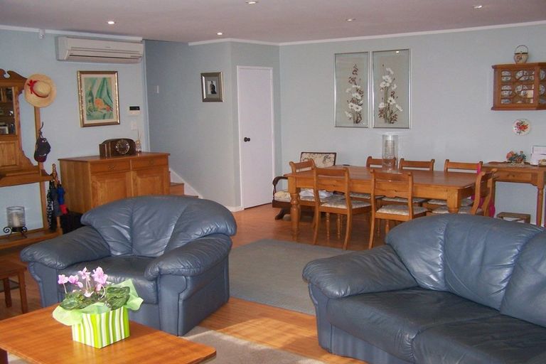 Photo of property in 54 Robbies Road, Shelly Park, Auckland, 2014