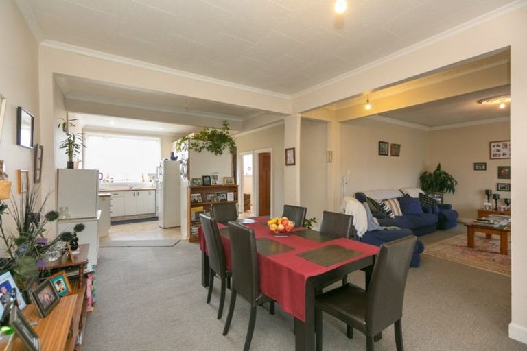 Photo of property in 30 Blake Street, Waitara, 4320