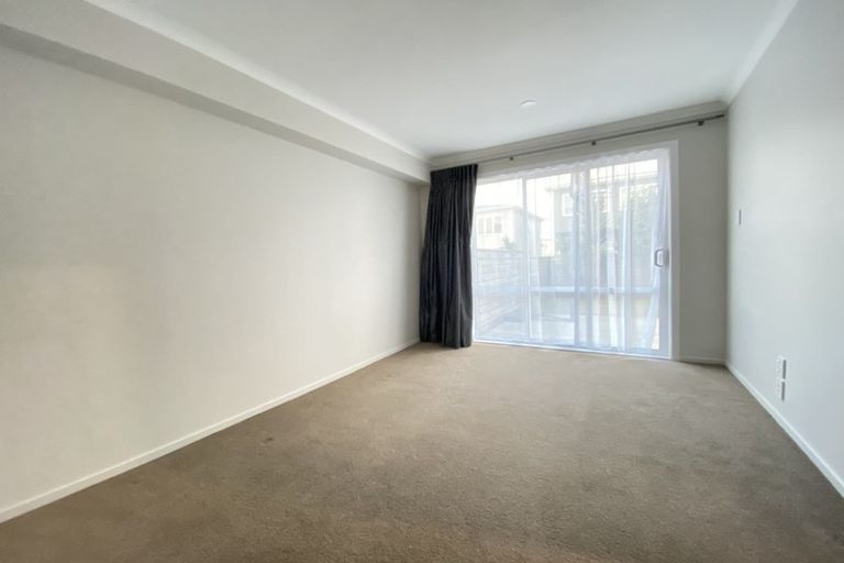 Photo of property in 22 Fernly Rise, Flat Bush, Auckland, 2019
