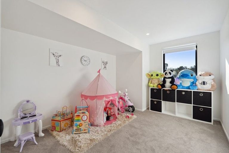 Photo of property in 46 Celestial Crescent, Orewa, 0931