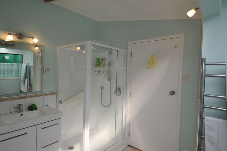 Photo of property in 63 Barrier View Road, Leigh, 0985