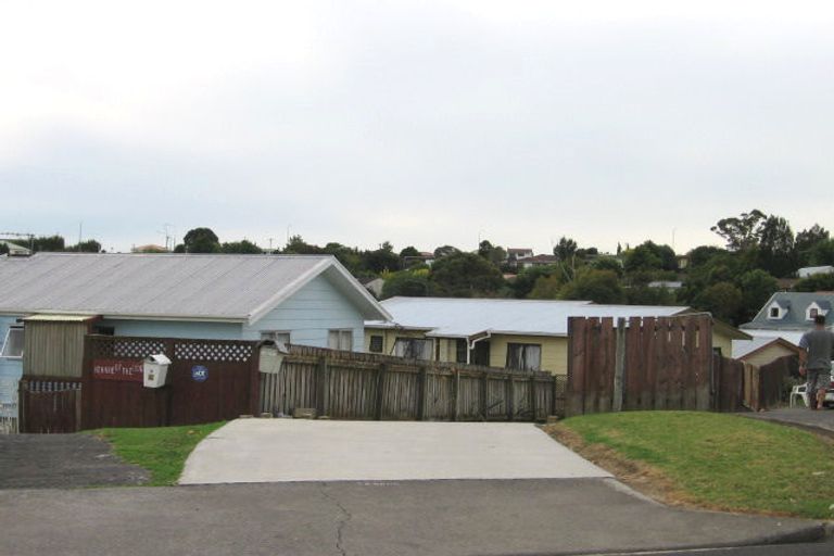 Photo of property in 7 Flaunty Place, West Harbour, Auckland, 0618