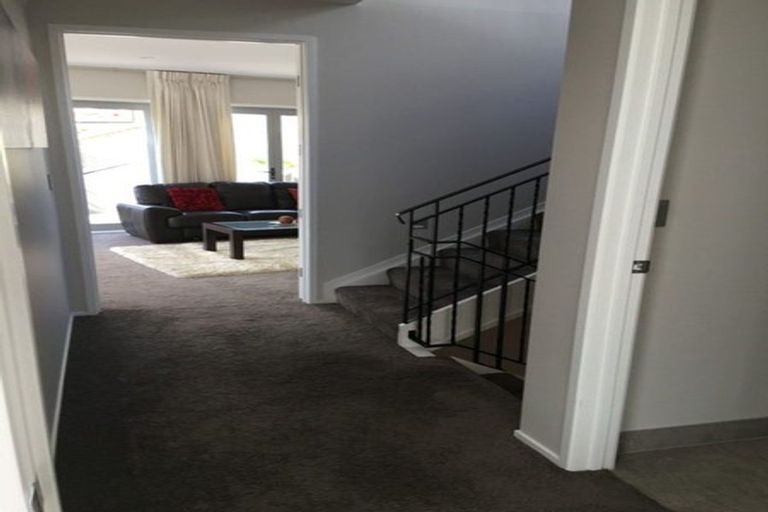 Photo of property in 28 Oakwood Grove, Eastern Beach, Auckland, 2012