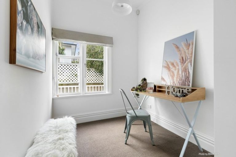 Photo of property in 41 Waru Street, Khandallah, Wellington, 6035