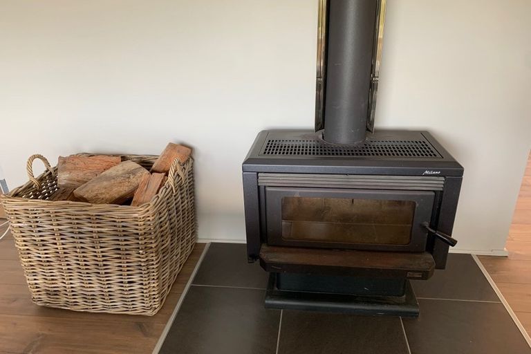 Photo of property in 53 Stillwater Crescent, Stillwater, Silverdale, 0993