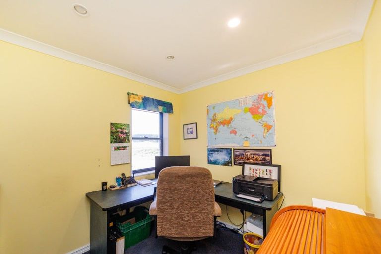 Photo of property in 18 Cummerfield Road, Foxton, 4891