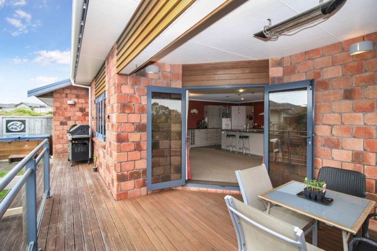 Photo of property in 53 Karamea Street, Whalers Gate, New Plymouth, 4310