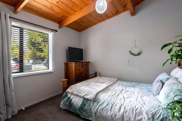 Photo of property in 18 Uta Street, Utuhina, Rotorua, 3015