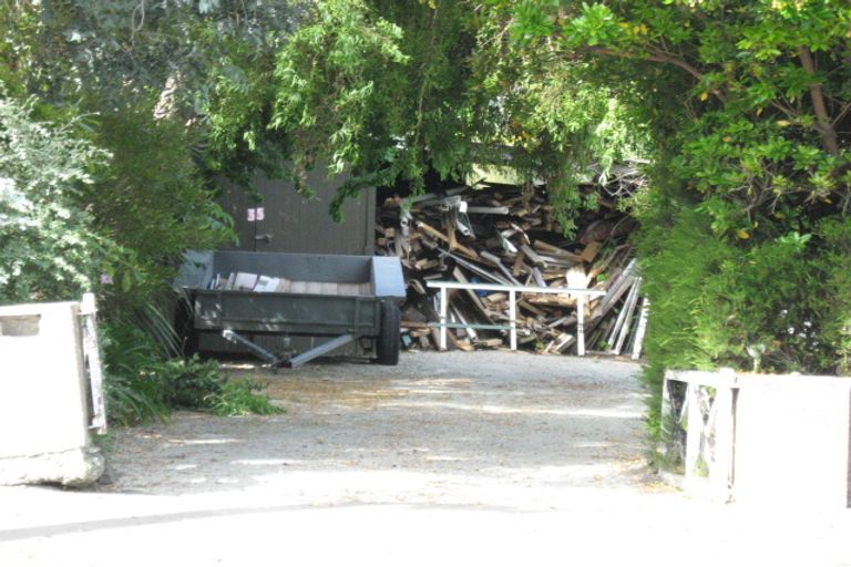 Photo of property in 35 Taupata Street, Redcliffs, Christchurch, 8081