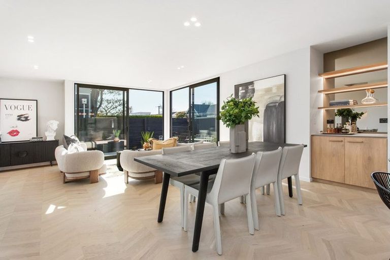 Photo of property in 37 Office Road, Merivale, Christchurch, 8014