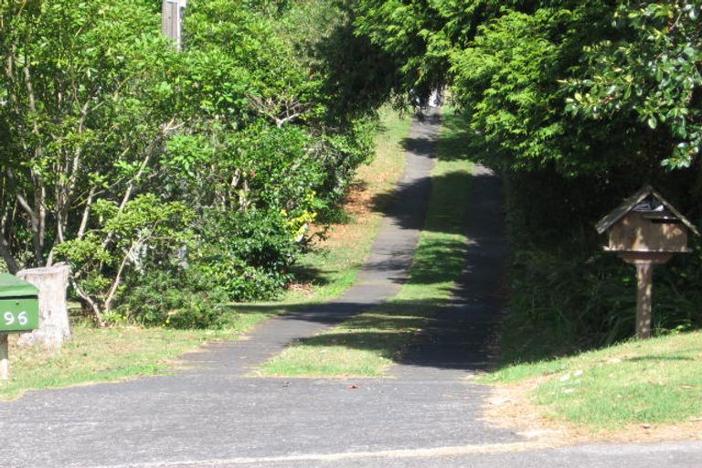 Photo of property in 98 Cliff View Drive, Green Bay, Auckland, 0604