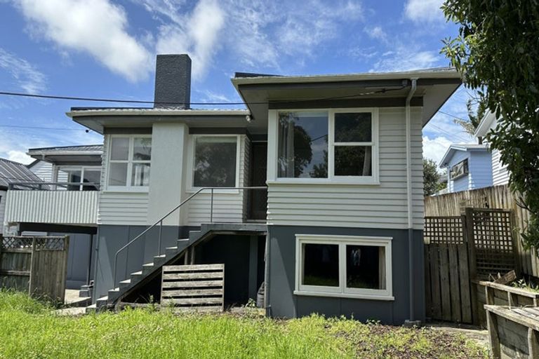 Photo of property in 1/8 Raeben Avenue, Hillcrest, Auckland, 0627