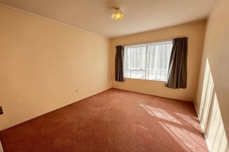 Photo of property in 35b Grays Road, Camborne, Porirua, 5026