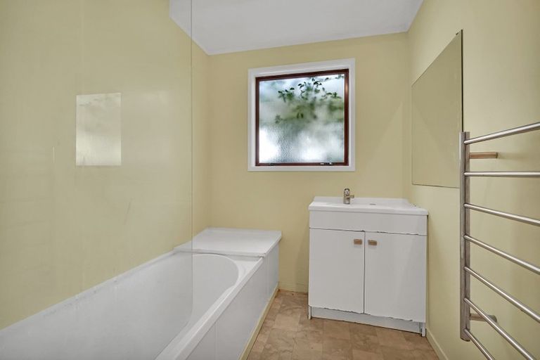 Photo of property in 40a Woodside Road, Massey, Auckland, 0614