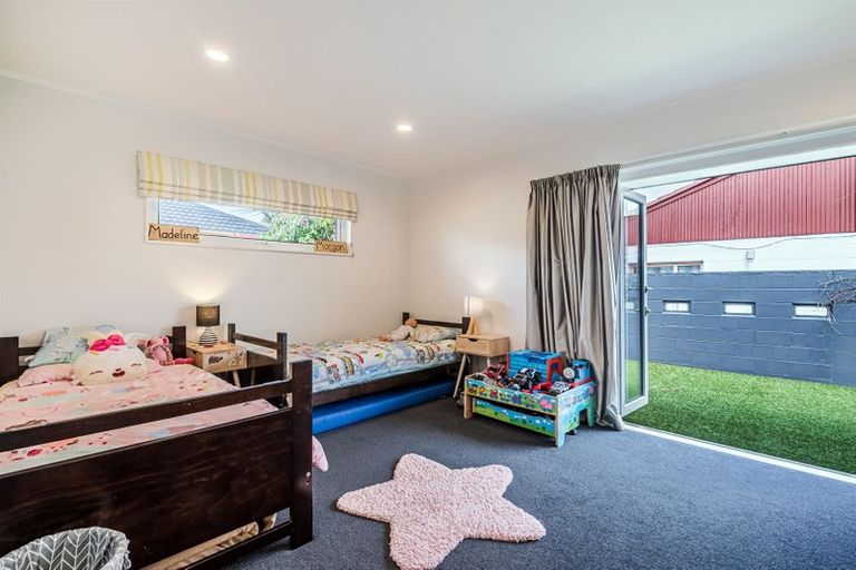Photo of property in 2/24 Lake Pupuke Drive, Takapuna, Auckland, 0622