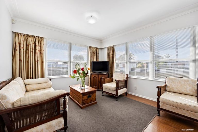 Photo of property in 2/2 Paul Place, Pakuranga, Auckland, 2010