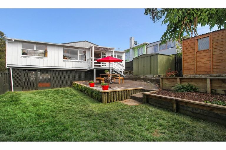 Photo of property in 1/219 Rangatira Road, Beach Haven, Auckland, 0626