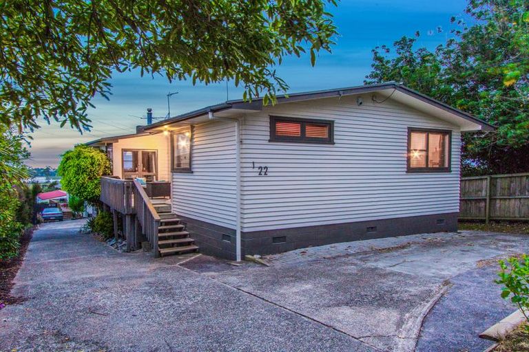 Photo of property in 1/22 Waimumu Road, Massey, Auckland, 0614
