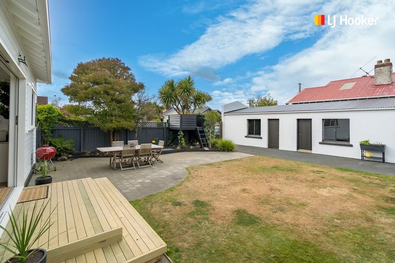 Photo of property in 65 Hargest Crescent, Saint Kilda, Dunedin, 9012
