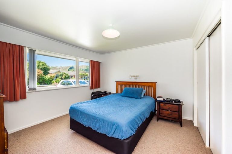 Photo of property in 2 Leybourne Avenue, Waikanae, 5036