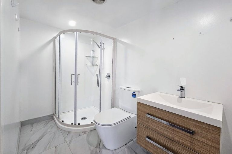 Photo of property in 198 Clovelly Road, Bucklands Beach, Auckland, 2012