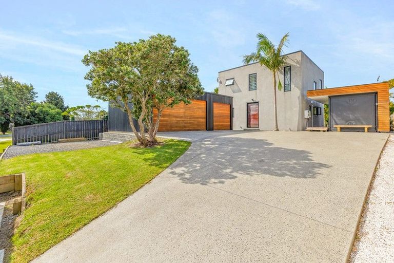 Photo of property in 4 Halyard Place, Te Atatu Peninsula, Auckland, 0610