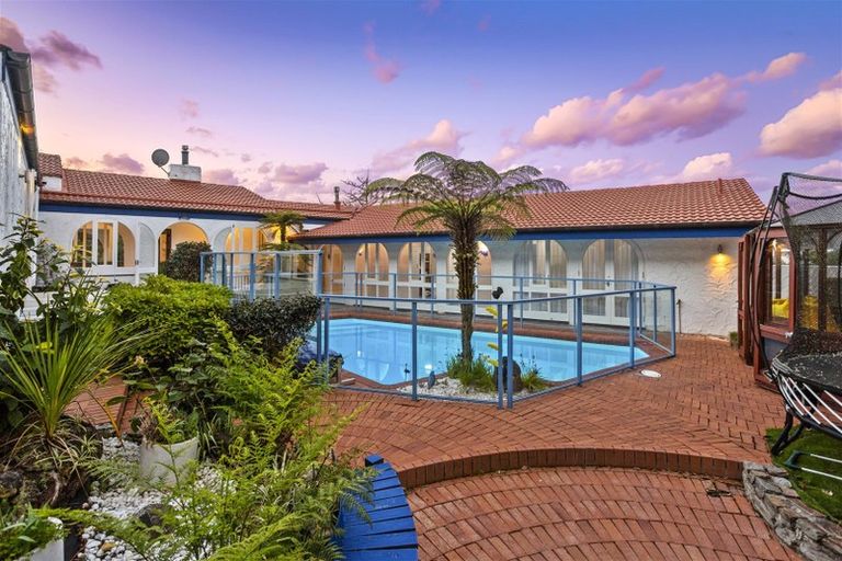 Photo of property in 108 Kowhai Road, Campbells Bay, Auckland, 0630