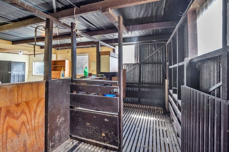 Photo of property in 83 Whiterocks Road, Deborah, Oamaru, 9492