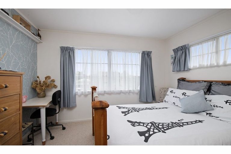 Photo of property in 6 Kuripaka Crescent, The Gardens, Auckland, 2105