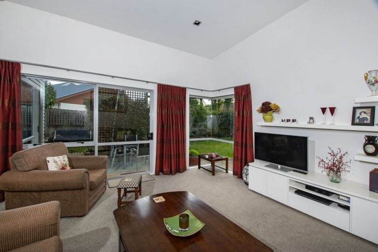 Photo of property in 4 Resolution Place, One Tree Point, 0118