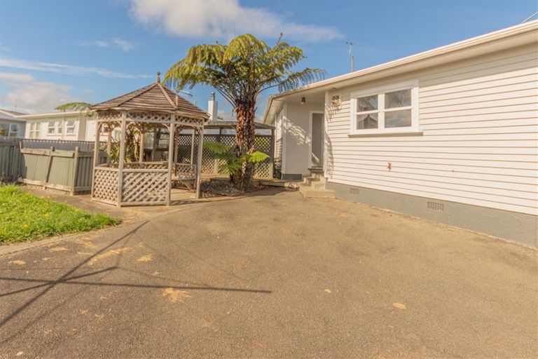 Photo of property in 13 Braemar Street, Levin, 5510