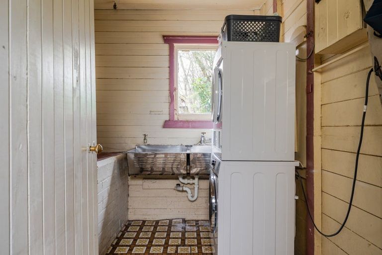 Photo of property in 23 Knowles Street, Terrace End, Palmerston North, 4410