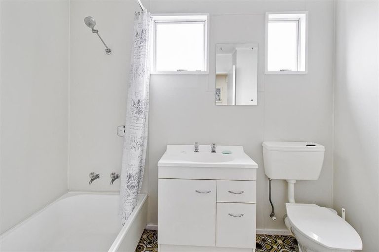 Photo of property in 90 Shearman Street, Waimate, 7924