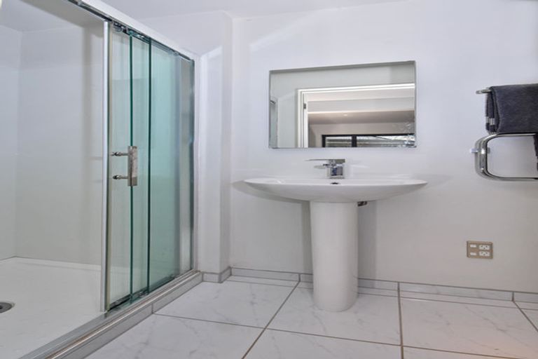 Photo of property in 21 Orinda Close, Botany Downs, Auckland, 2010