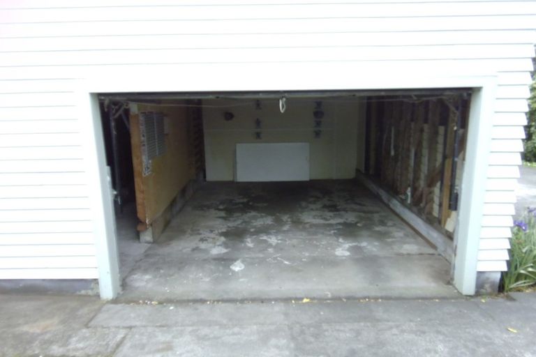 Photo of property in 6 Whiteley Street, Moturoa, New Plymouth, 4310