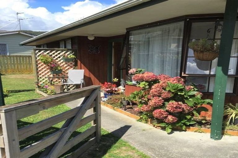 Photo of property in 2/92-94 Copeland Street, Epuni, Lower Hutt, 5011