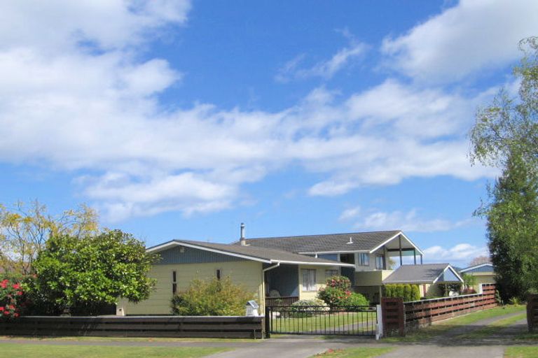 Photo of property in 11 Macdonell Street, Hilltop, Taupo, 3330