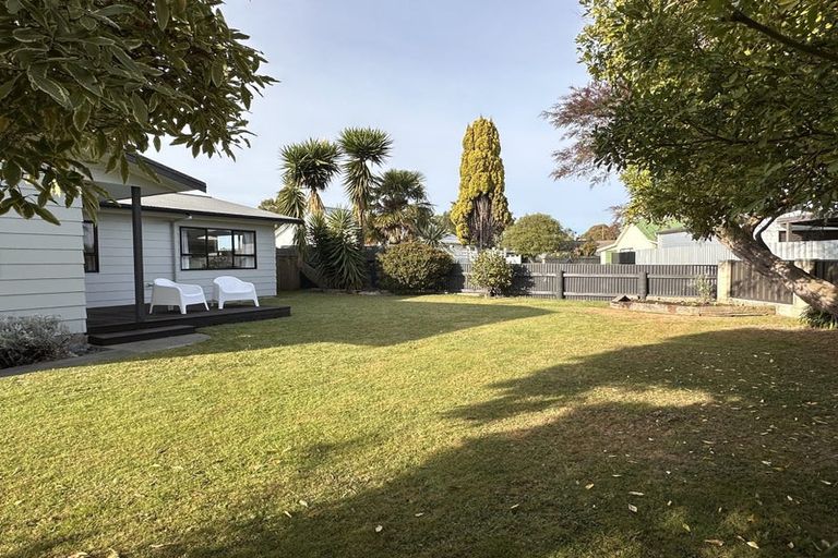 Photo of property in 1 Perry Crescent, Greenmeadows, Napier, 4112
