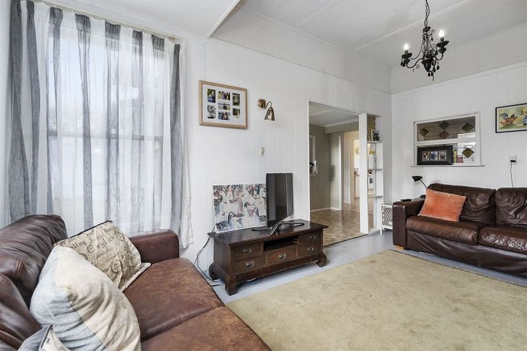 Photo of property in 71 Stanly Street, Eketahuna, 4900