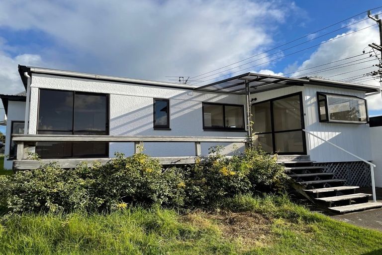 Photo of property in 1b Verbena Road, Birkdale, Auckland, 0626