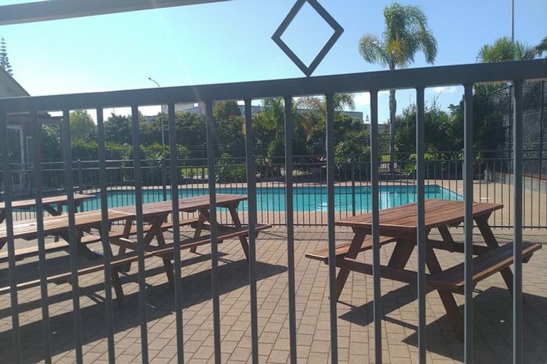 Photo of property in 33 Kirikiri Lane, East Tamaki, Auckland, 2013