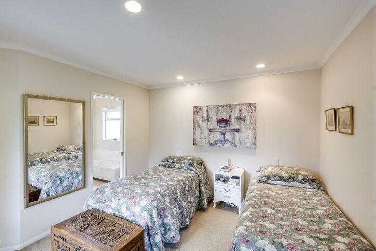 Photo of property in 10 Claridge Place, Taradale, Napier, 4112