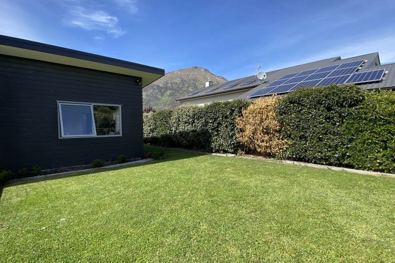 Photo of property in 8 Sylvan Street, Lake Hayes, Queenstown, 9304