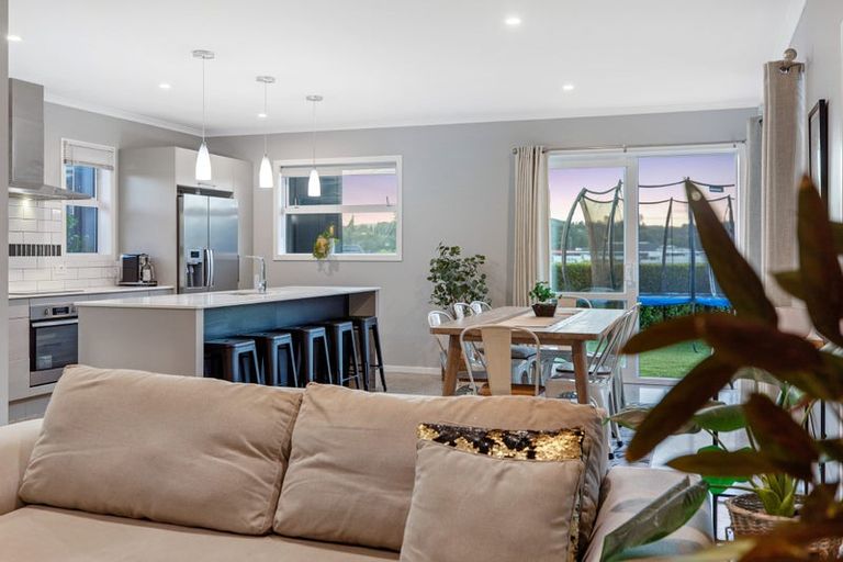 Photo of property in 11 Caldera Close, Pyes Pa, Tauranga, 3112