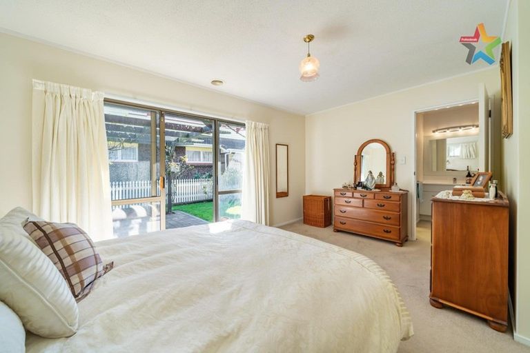 Photo of property in 22 Waddington Drive, Naenae, Lower Hutt, 5011