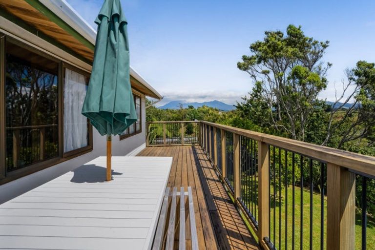 Photo of property in 17a Saint Ives Grove, Whalers Gate, New Plymouth, 4310