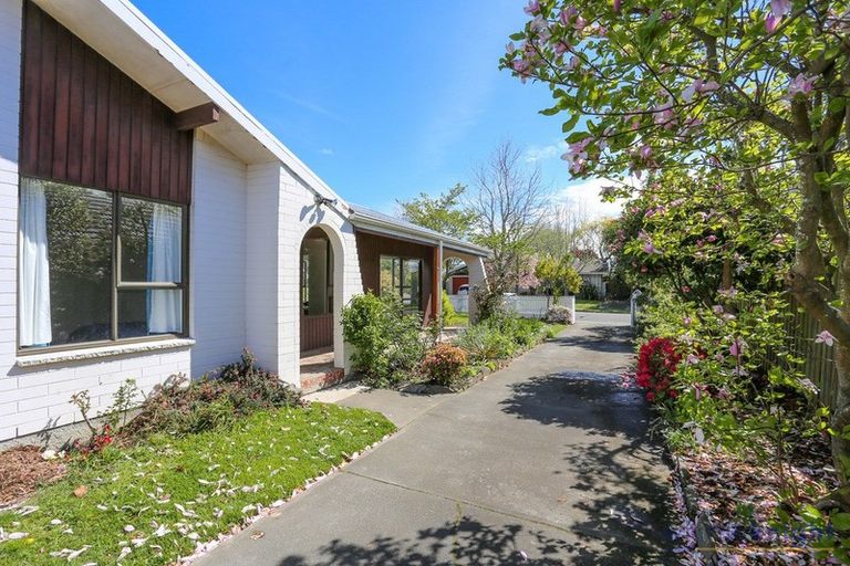 Photo of property in 16 Westmont Street, Ilam, Christchurch, 8041