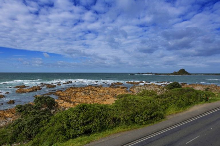 Photo of property in 160 The Esplanade, Houghton Bay, Wellington, 6023