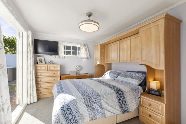 Photo of property in 26 Kauri Street, Eastbourne, Lower Hutt, 5013